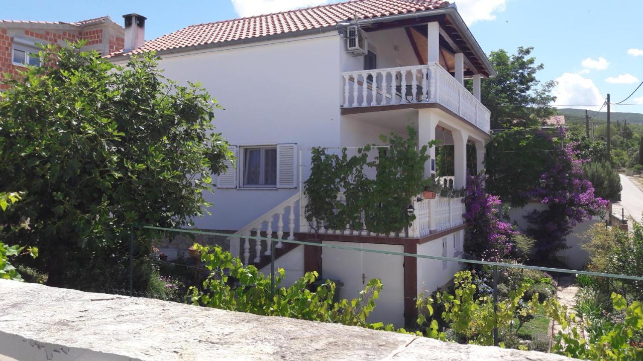 Apartment Ana Горни Карин Екстериор снимка