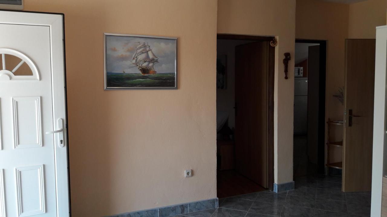 Apartment Ana Горни Карин Екстериор снимка