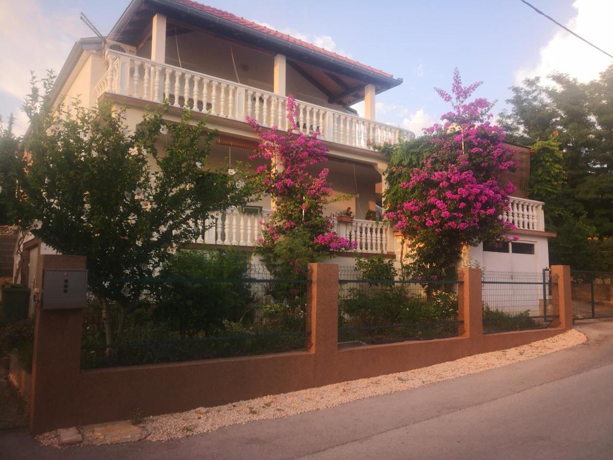 Apartment Ana Горни Карин Екстериор снимка